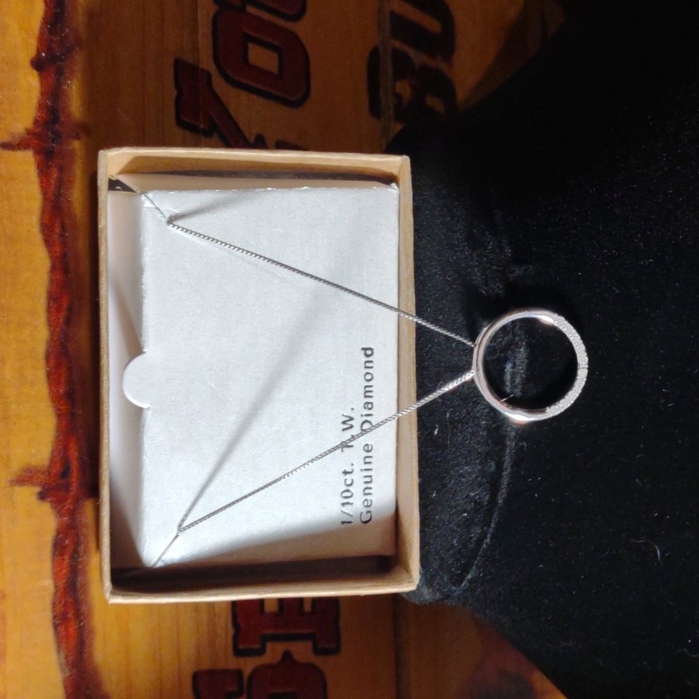 Circle diamond necklace 18 " NWT